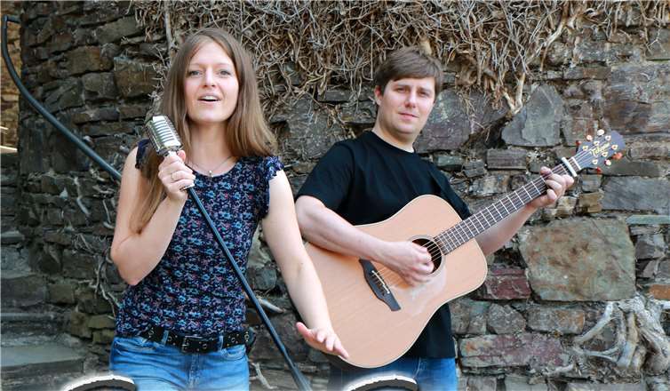 Ein abwechslungsreiches Programm präsentiert das Duo „Seite an Saite“. Foto: privat