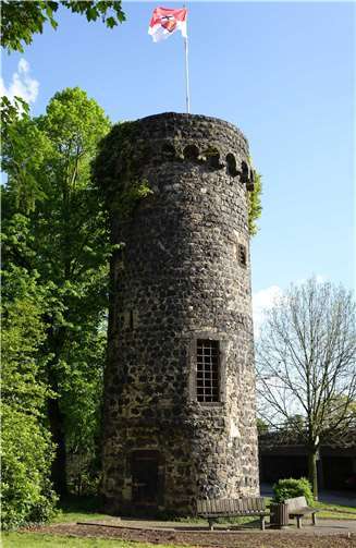 Ein abwechslungsreiches Unterhaltungsprogramm wartet auf Besucher des Pulverturmfestes.  Mauerbau-Initiative