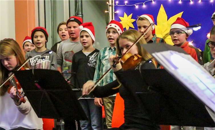 Ein abwechslungsreiches musikalisches Programm boten die verschiedenen Ensembles.privat