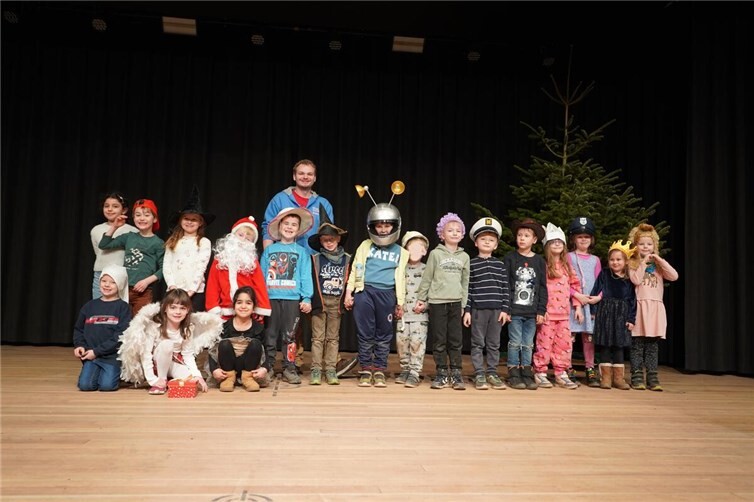 Ein abwechslungsreiches und lebendiges Bühnenprogramm wurde gezeigt.Fotos: Jan Geisbüsch