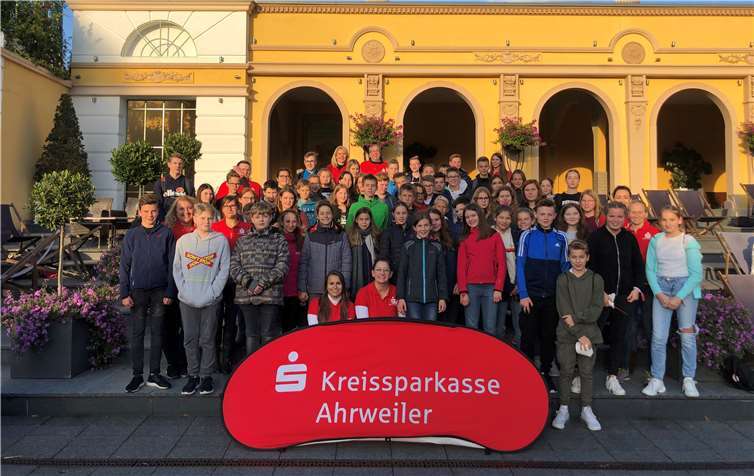 Ein aktionsreicher Tag im Phantasialand mit der Kreissparkasse Ahrweiler für die Jugendlichen aus dem Kreis Ahrweiler. Foto: KSK Ahrweiler