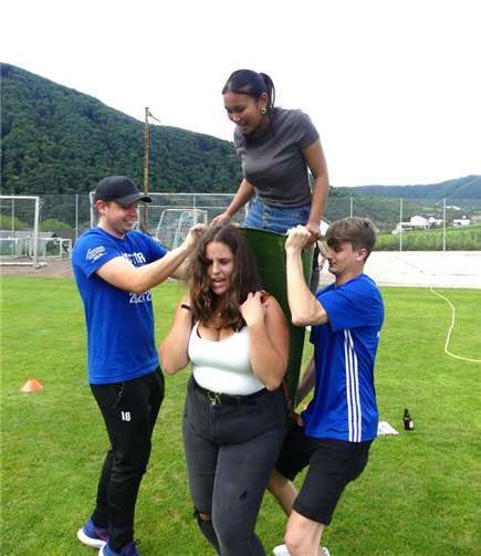 Ein amüsanter Hotten-Transport in Ehren können eigentlich nur waschechte Spaßbremsen verwehren.
