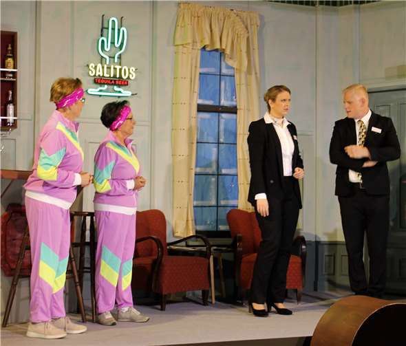 Ein angemessenes Outfit scheint schon einmal zu helfen.