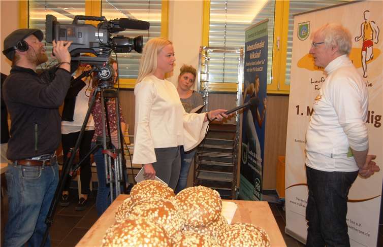 Ein begehrter Interviewpartner: Alfred Haupt.