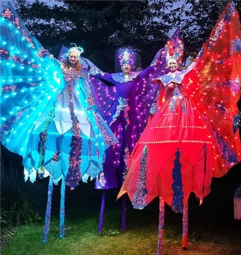 Ein besonderer Höhepunkt sind die „Nachtschwärmer“ am Dienstag, 30. Dezember.  Foto: Stelzentheater Circolo