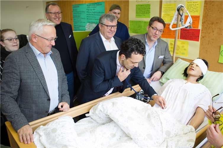 Ein besonderes Highlight war die Vorführung der digitalen Pflegepuppe „Anne“.  Fotos: Jutta Doering