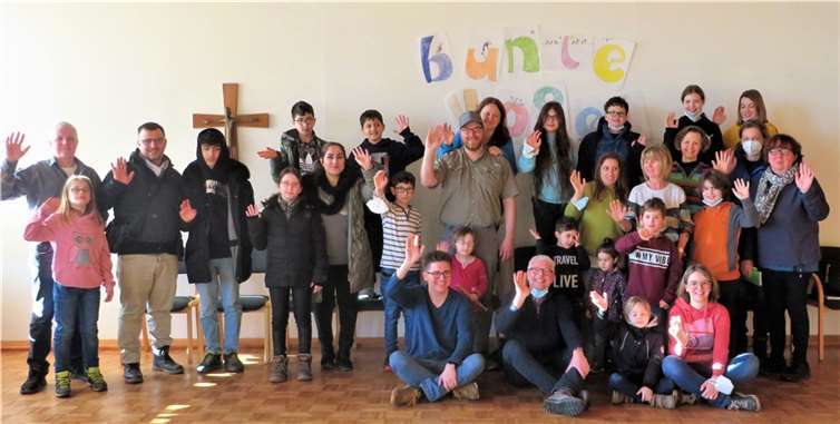 Ein bunter Kreis von Menschen verbrachte im landschaftlich reizvollen Baasem in der Eifel eine schöne Zeit.  Fotos: privat