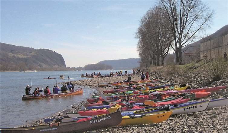 Ein bunter Rheinstrand. Privat