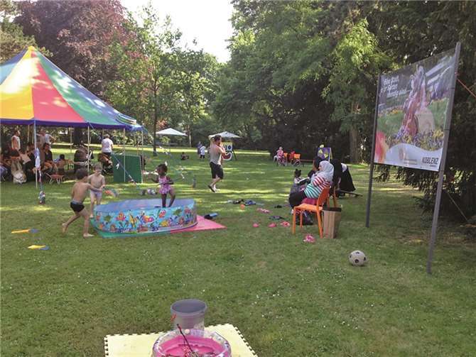 Ein buntes Programm lädt Groß und Klein zum Spielen und Toben an der frischen Luft ein.privat