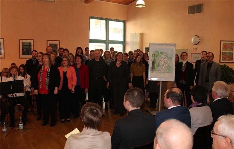 Ein eigens gegründeter Lehrerchor bot einen musikalischen Beitrag zur Feier.Privat