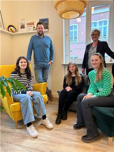 Ein einmaliges Erlebnis: Drei Mädchen schlüpften für einen Tag in die Rolle von Oberbürgermeisterinnen. Fotos: Mira Bind / Stadtverwaltung Lahnstein