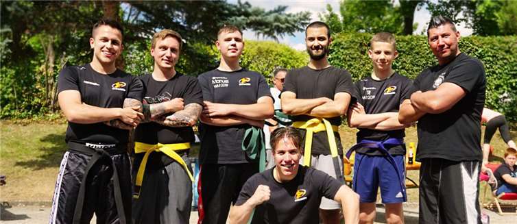 Ein engagiertes Team kümmert sich um die Ausbildung. Quelle: Outcast Fighting e.V.