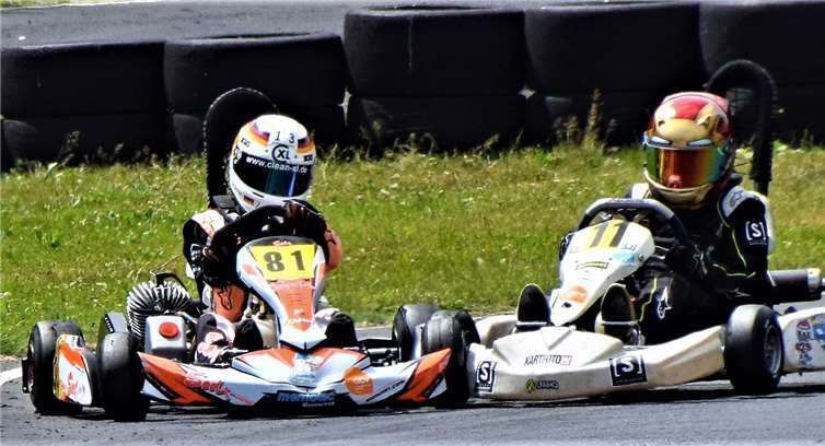 Ein erbitterter Kampf entsponn sich zwischen zweiersten Positionen. Nicht immer ging es dabei fair zu.