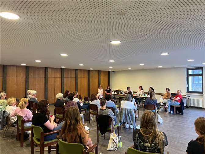 Ein ereignisreicher Abend: ‚Fidele Frauen‘ Kobern e.V. reflektieren das vergangene Jahr. Quellen: ‚Fidele Frauen‘ Kobern