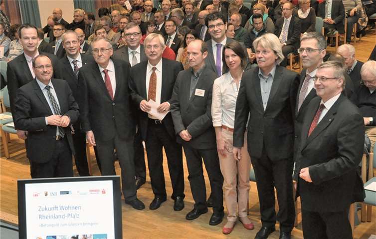Ein exzellentes Referenten- und Gesprächsteam hielt unter der Moderation von SWR Wirtschaftsredakteur Gerhard Hohmann jede Menge Wissenswertes bereit. B. Schmitz