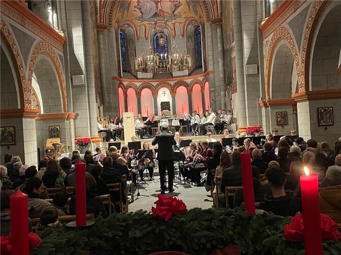 Ein festlicher Klang erfüllte am Sonntag, dem 1. Advent (30. November 2025), den vollbesetzten Mariendom in Andernach. Foto: privat