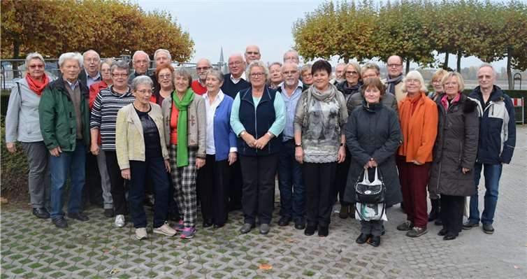 Ein ganzer Bus aus Stadt und Kreis Neuwied: Viele Seniorinnen und Senioren aus den Seniorenbeiräten und Ehrenamt im Landkreis Neuwied informierten sich über Entwicklungen in Demographie und Seniorenpolitik sowie neuen Projekten im Land. privat