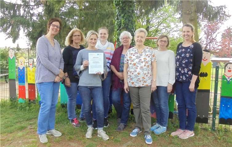 Ein ganzes Jahr befassten sich die Erzieherinnen mit der Qualitätsentwicklung, bis sie die Zertifizierung erhielten. Foto: privat