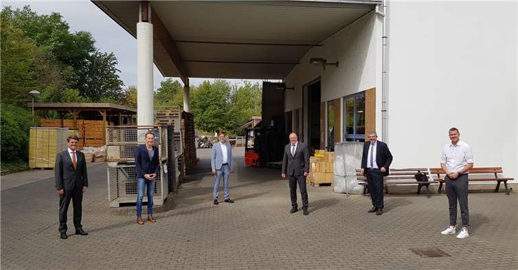 Ein gemeinsamer Rundgang durch die Örtlichkeiten rundete den Besuch ab. Foto: SPD Kruft