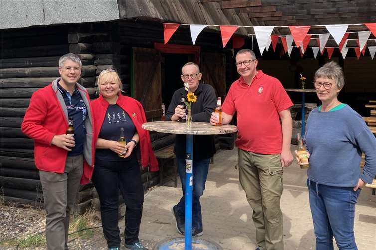 Ein gemütlicher Nachmittag mit guten Gesprächen beim Sommerfest des Turnvereins Linz.Foto: privat