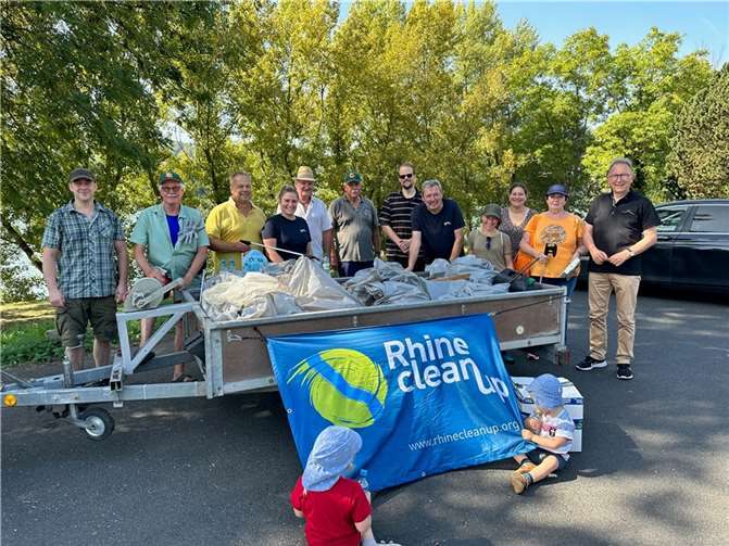 Ein gesamter PKW-Anhänger wurde mit Plastikmüll gefüllt.  Foto: Erwin Rüddel