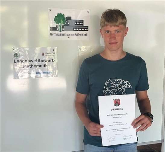 Ein großer Erfolg für Laurens Jede aus der Klasse 9a des Kurfürst-Salentin-Gymnasiums: Beim Landeswettbewerb Mathematik Rheinland-Pfalz sicherte er sich in der zweiten Runde einen hervorragenden 2. Platz.  Foto: Manuela Jede