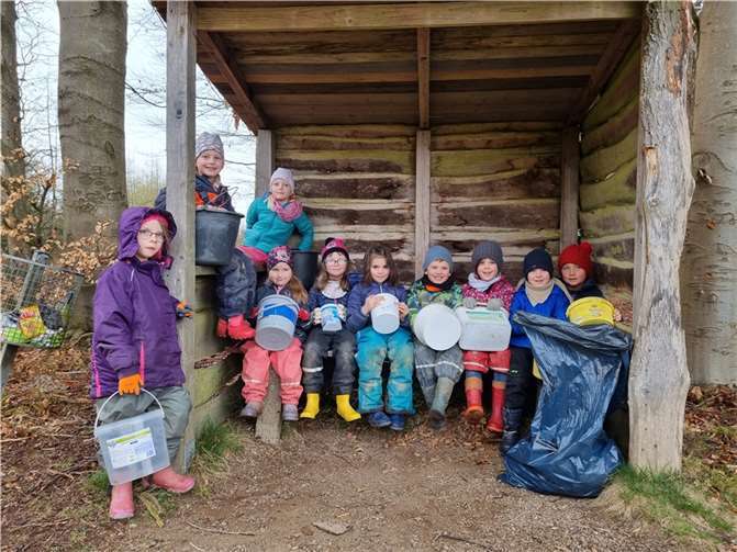 Ein großer Sack voller Unrat konnte aus dem Wald gesammelt werden. Foto: privat