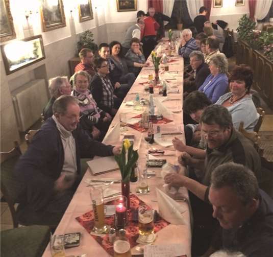 Ein großer Teil der Fischgassennachbarschaft war der Einladung zum diesjährigen Gelog gefolgt. privat