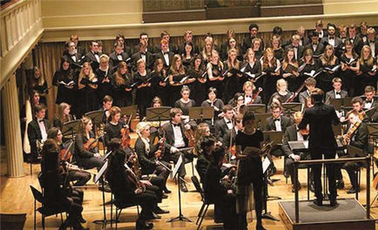 Ein großes Ensemble gastiert am 16. April in der Christuskirche. privat