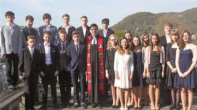 Ein großes Fest feierten 18 Konfirmierte des Pfarrbezirkes Linz/Bad Hönningen. -STUKO-