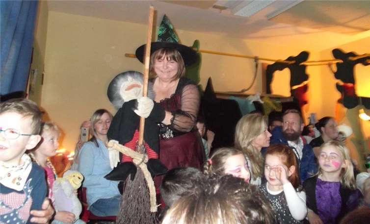 Ein großes Hexenfest wurde in Adendorf gefeiert.privat
