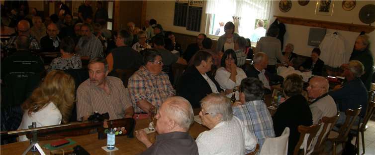 Ein gut besuchtes Schützenfest in Bell. privat