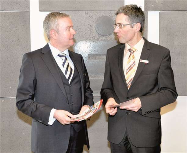 Ein gutes Team für die Veranstaltung (v.li.): LBS Vorstand Max Aigner und KSK Vorstand Karl Josef Esch wissen, dass Gemeinsamkeit stark macht.