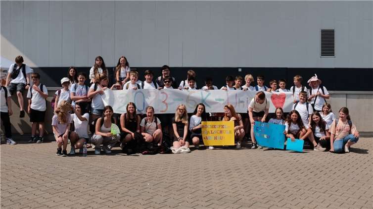 Ein halbes Jahr hatten die Schülerinnen und Schüler der Hocheifel Realschule plus sich auf den Auftritt im PSD Bank Dome in Düsseldorf vorbereitet. Quelle: Hocheifel Realschule plus
