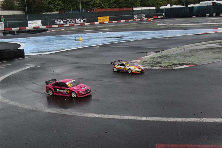 Ein heißes Rennen lieferten sich die beiden an Platz 1 und 2 ins Finalrennen gegangenen Porsche und Audi.