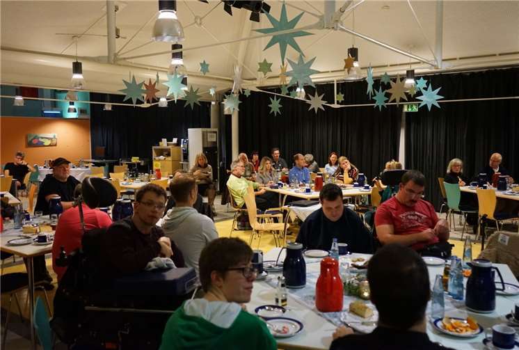 Ein heiter-besinnlich-informativer, etwas anderer Adventsnachmittag im Treffpunkt Cafeteria der Förder- und Wohnstätten in Kettig.privat