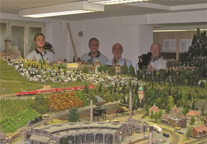 Ein kleiner Ausschnitt der insgesamt etwa 80 Quadratmeter umfassenden Modeleisenbahnanlage.privat