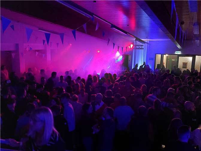 Ein kleiner Eindruck vom Zuspruch, den die Kirmesparty des SV Ochtendung erfuhr. Foto: privat