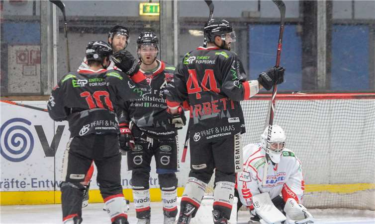 Ein kleiner, aber feiner Kader überzeugte in Dinslaken gegen die Kobras. EG Diez-Limburg