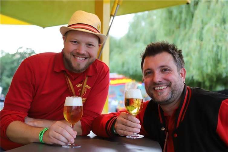 „Ein Fest für Andernach und für Familien aus nah und fern“ Ein kühles Bier darf bei vielen Besuchern natürlich auch nicht fehlen.