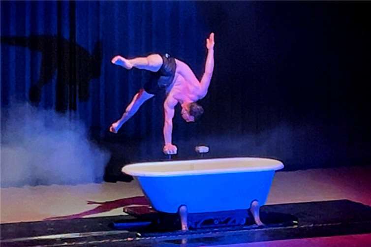 Ein kurzweiliger Abend erwartete die Wassenacher und Gäste.  Foto: Gemeinde Wassenach