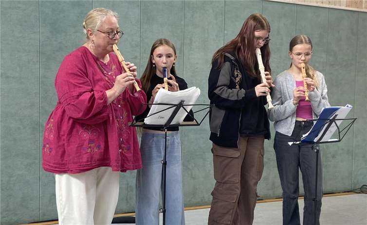 Ein kurzweiliges Unterhaltungsprogramm wurde geboten. Fotos: privat