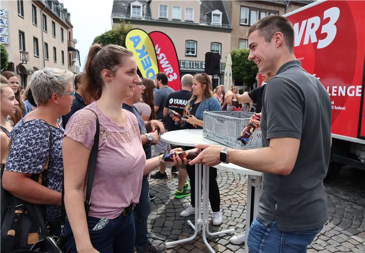 Ein leckeres Eis zur Mittagspause, das ließen sich viele nicht entgehen.