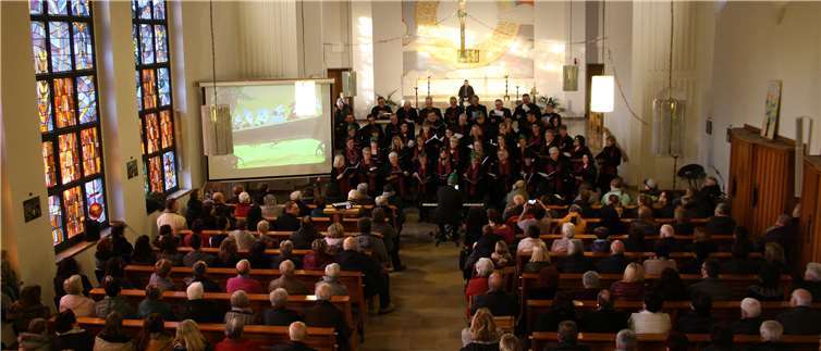 Ein mitreißendes Konzert erlebten etwa 400 Zuhörer in Kloster Ebernach. Quelle: Kloster Ebernach