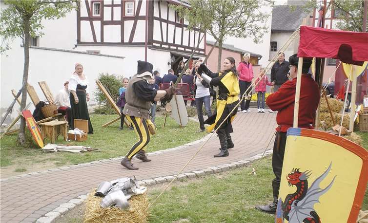 Ein mittelalterlicher Schwertkampf mit dem Langschwert. privat