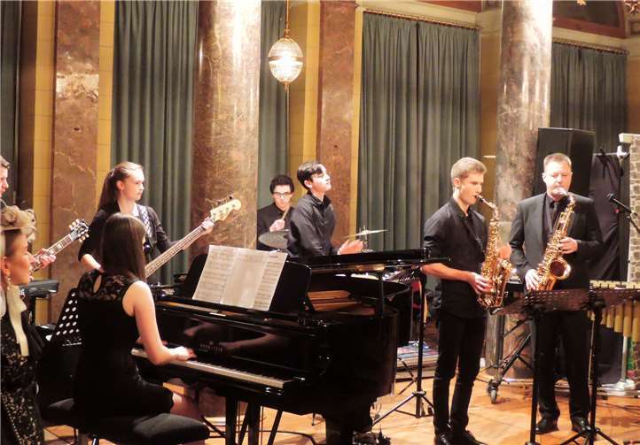 Ein musikalisches Rahmenprogramm bot die Jazz-Combo des Goethe-Gymnasiums.