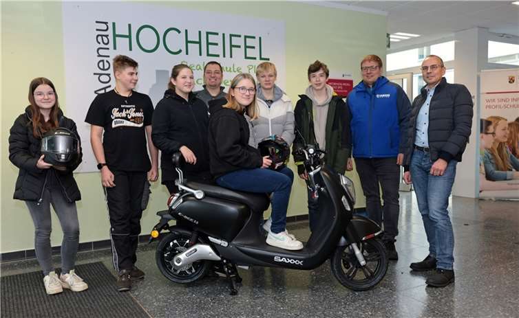 Ein neuer E-Roller bereichert die praktische Fahrerziehung in Adenau. Foto: Dreschers