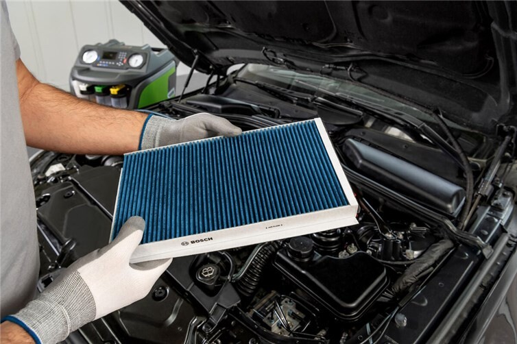 Ein neuer Innenraumfilter sorgt wieder für prima Klima im Fahrzeug, indem Pollen, Feinstaub, Ruß und Co. wirksam ferngehalten werden.