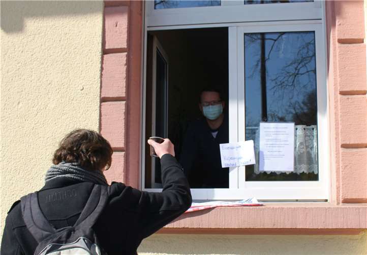 Ein neuer Schlafsack oder der wärmende Tee nach einer kalten Nacht. Die Wohnungslosenhilfe der Koblenzer Caritas unterstützt Menschen, die gerade in der Corona-Zeit vermehrt auf Unterstützung angewiesen sind.Quelle: Caritasverband Koblenz e.V.