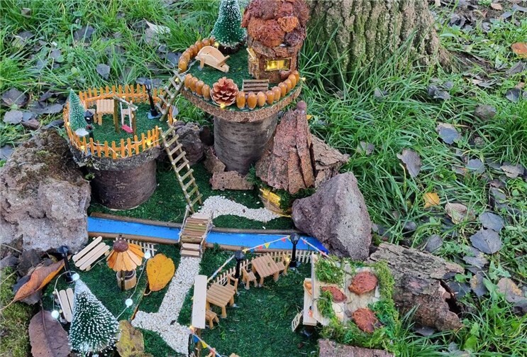 Ein neues Brauchtum: Der 1. Örmser Wichtelweg. Fotos: Marion Höfer